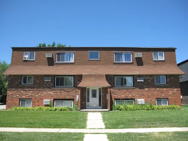 $1,500 | 1300 Getzelman Drive, Unit 6, Elgin, IL 60123