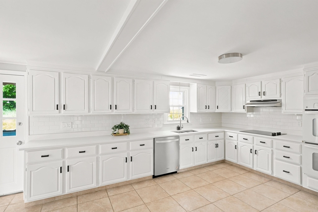 11 Lansing Road Lynn, MA 01904 - Photo 3 of 42 Gallery Image 3