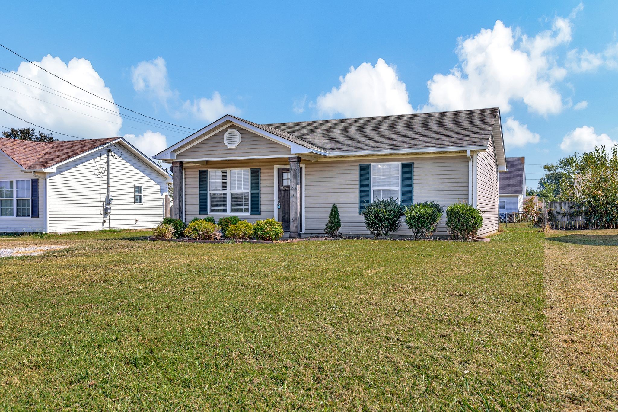 931 State Line Road Oak Grove, KY 42262 - Photo 3 of 24 a front view of a house with garden