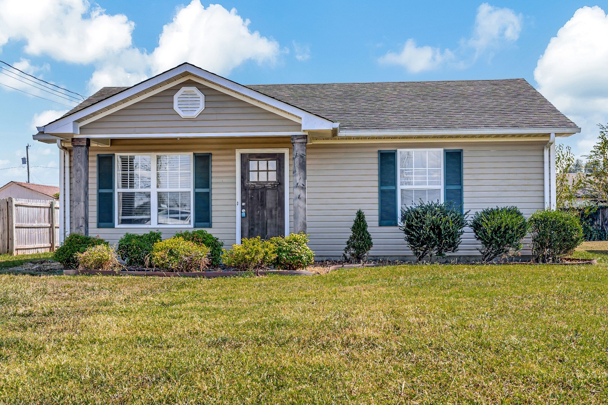 931 State Line Road Oak Grove, KY 42262 - Photo 4 of 24 a front view of a house with a yard