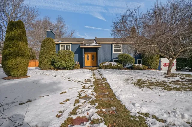 $545,000 | 2 Sturbridge Avenue, Smithfield, RI 02828