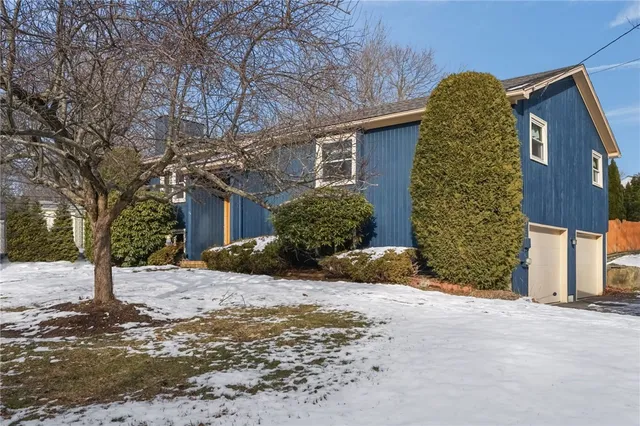 $545,000 | 2 Sturbridge Avenue, Smithfield, RI 02828