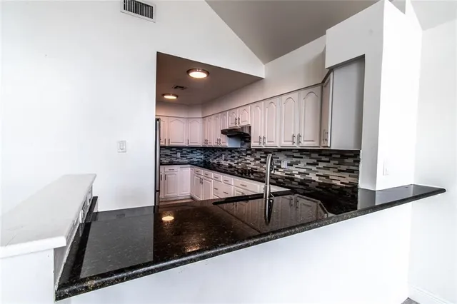 $2,500 | 716 Enchanted Harbor, Corpus Christi, TX 78402