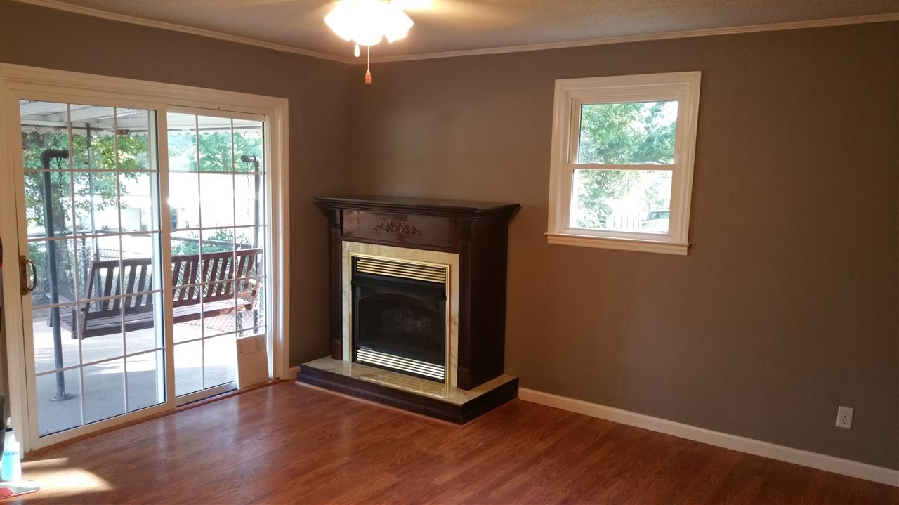 841 Bud Arthur Bridge Road Cowpens, SC 29330 - Photo 17 of 23 Living Room