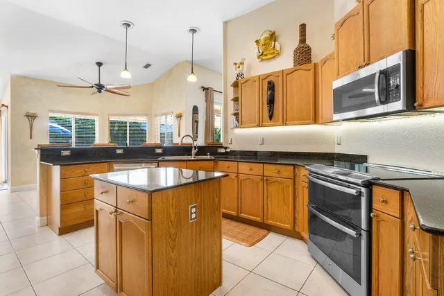 $6,000 | 17150 89th Place North, Loxahatchee, FL 33470