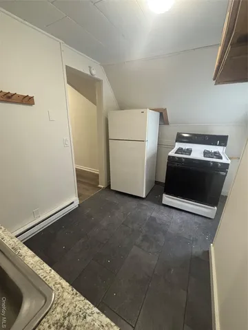 $2,000 | 147 Downs Street, Unit 3, Kingston, NY 12401