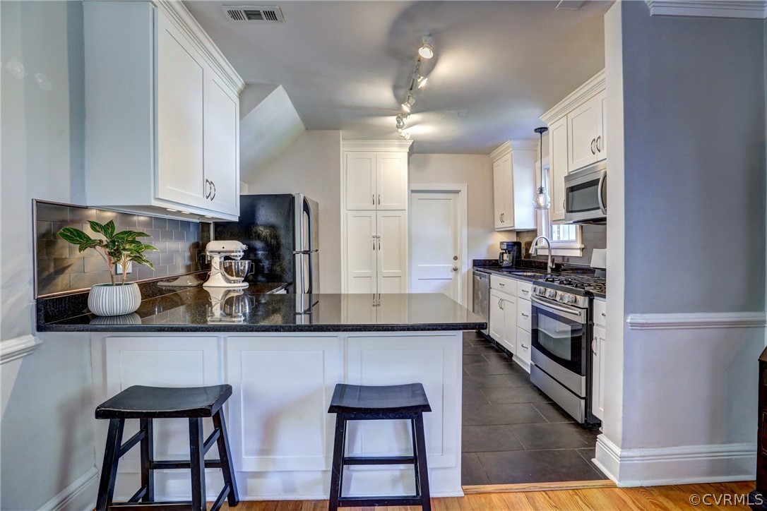 2410 Kenmore Road Henrico, VA 23228 - Photo 11 of 34 Gallery Image 11