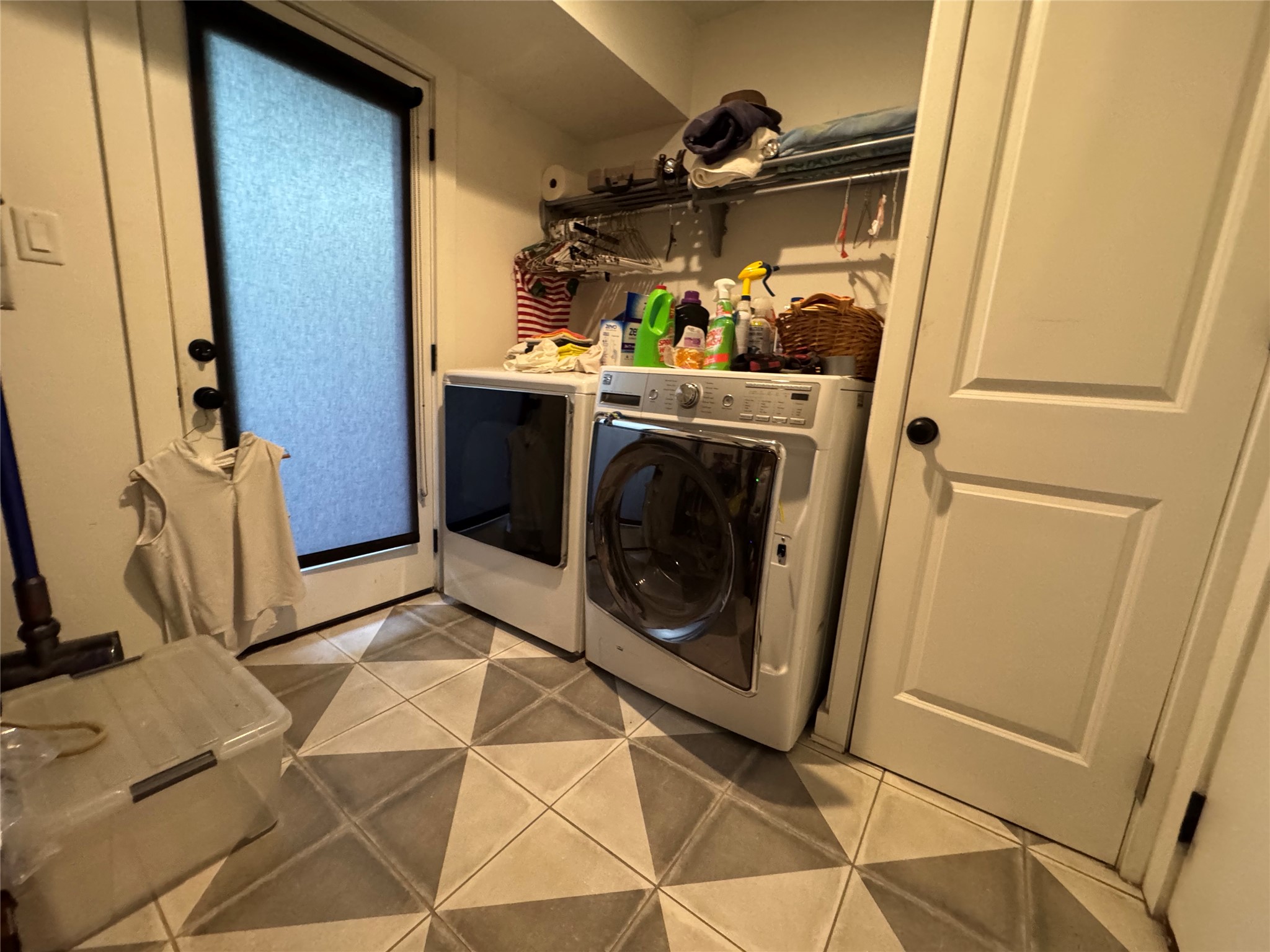 2303 Remuda Trail Austin, TX 78745 - Photo 5 of 27 laundry / mud room