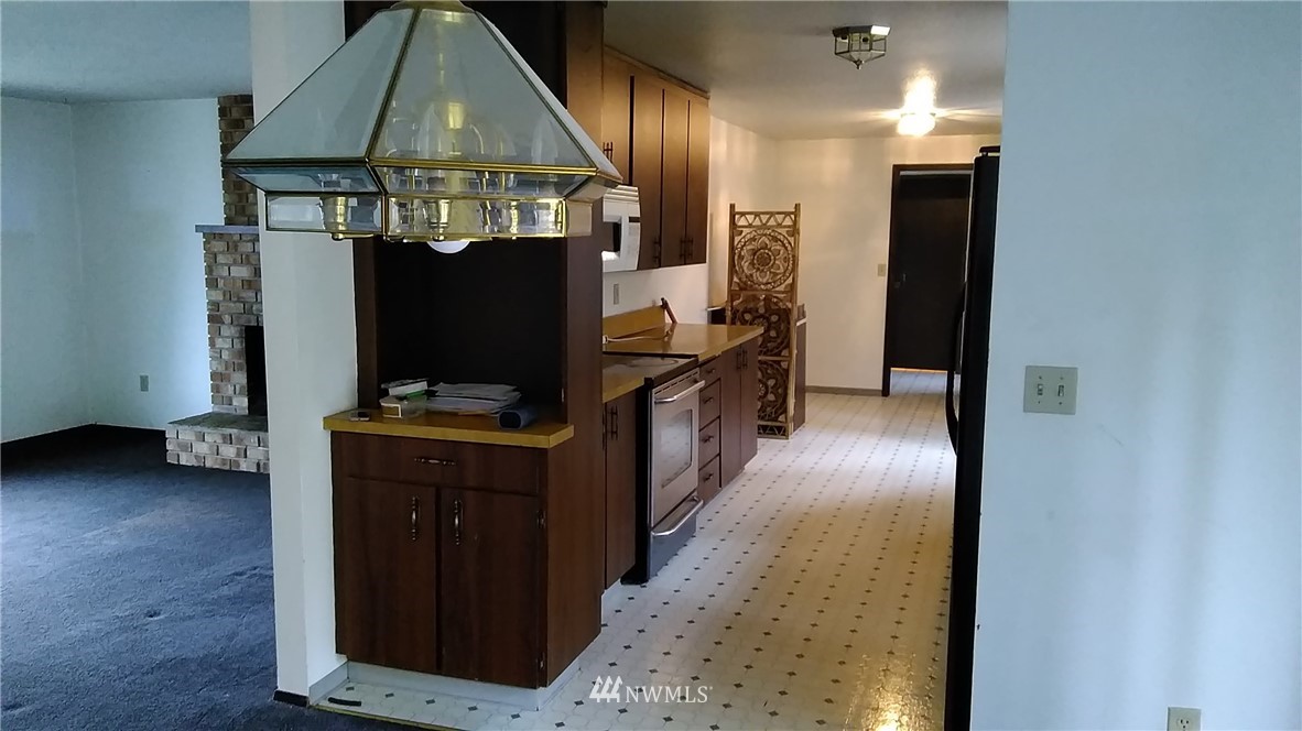 1103 Brookdale Road East Tacoma, WA 98445 - Photo 4 of 8