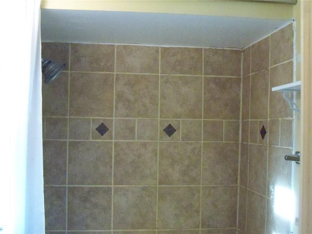 15 Ewing Road McKees Rocks, PA 15136 - Photo 15 of 23 Full Bath