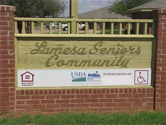 $563 | 122 North 27th Street, Lamesa, TX 79331