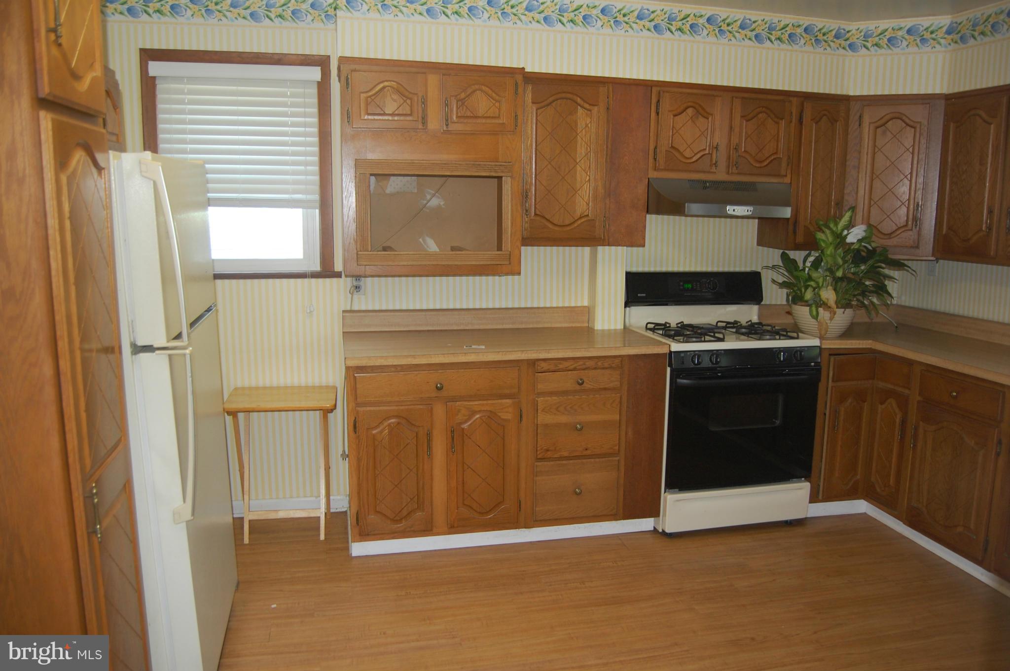 3144 East Joppa Road Baltimore, MD 21234 - Photo 8 of 23 Kitchen