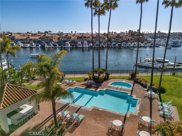 $2,100,000 | 16291 Countess Drive, Unit 105, Huntington Beach, CA 92649
