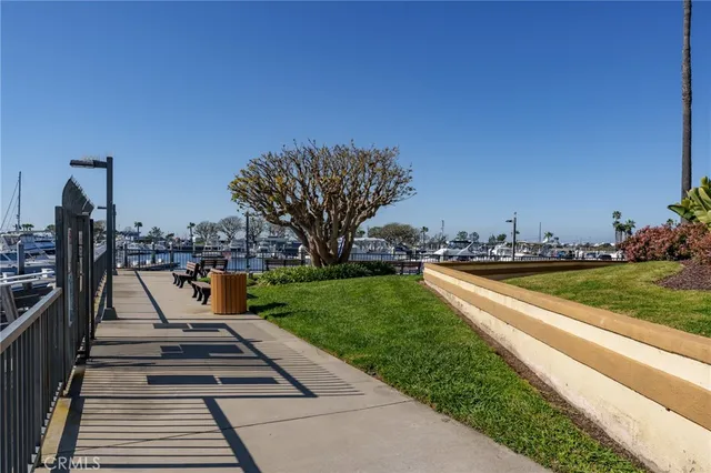 $2,100,000 | 16291 Countess Drive, Unit 105, Huntington Beach, CA 92649