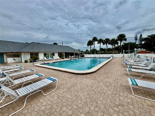 $199,000 | 3802 42nd St Court West, Unit 31, Bradenton, FL 34205