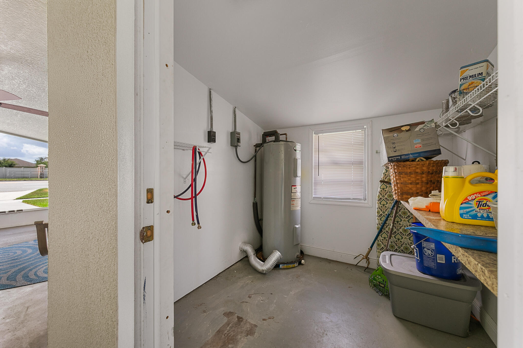 1972 Post Road Melbourne, FL 32935 - Photo 20 of 20 laundry hook up