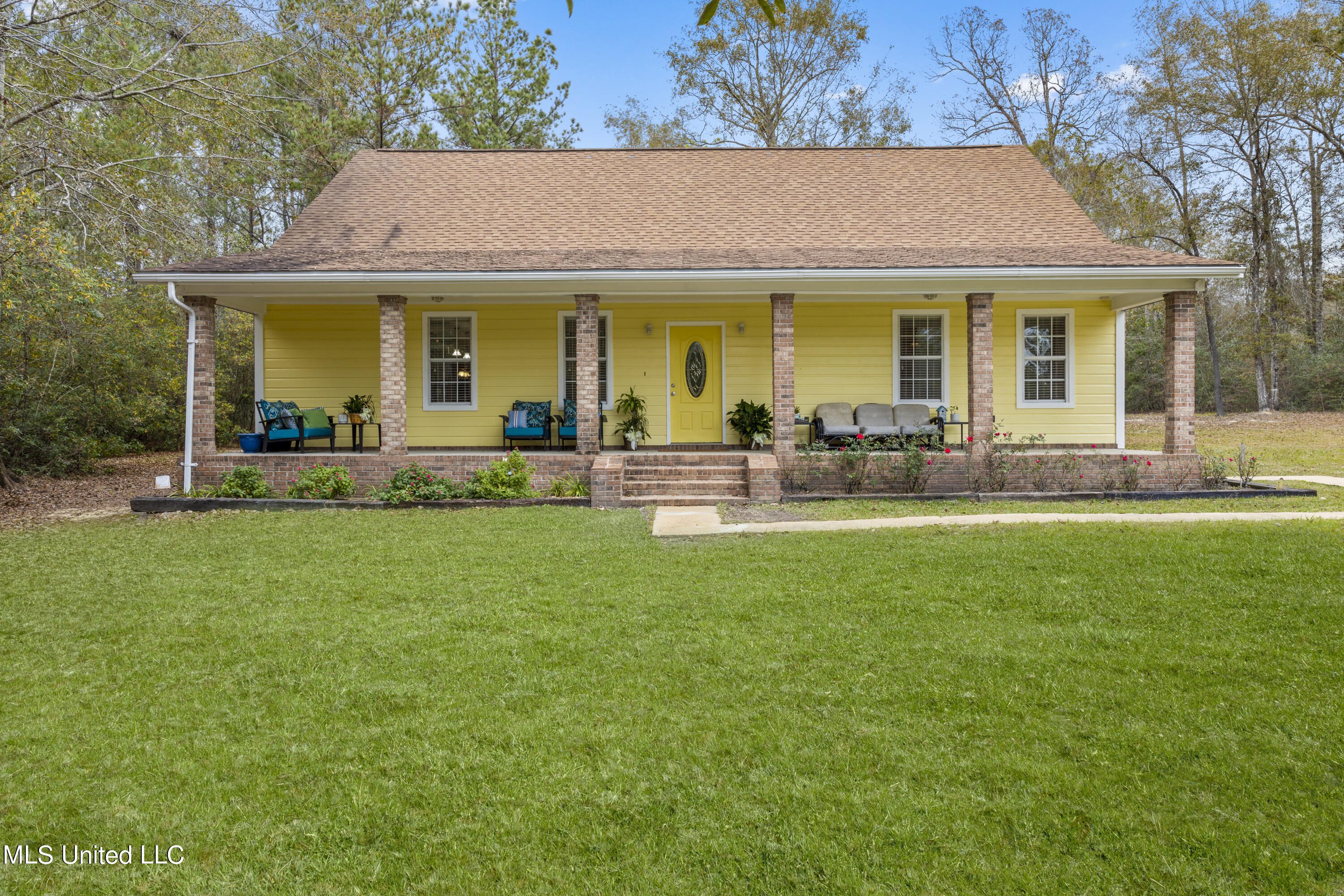 18368 Vic Wertz Road Saucier, MS 39574 - Photo 1 of 29 001