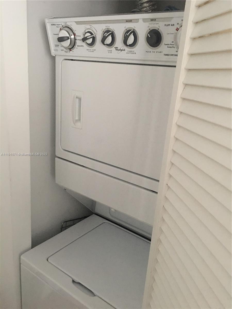 701 Brickell Key Boulevard, Unit 1502 Miami, FL 33131 - Photo 9 of 21