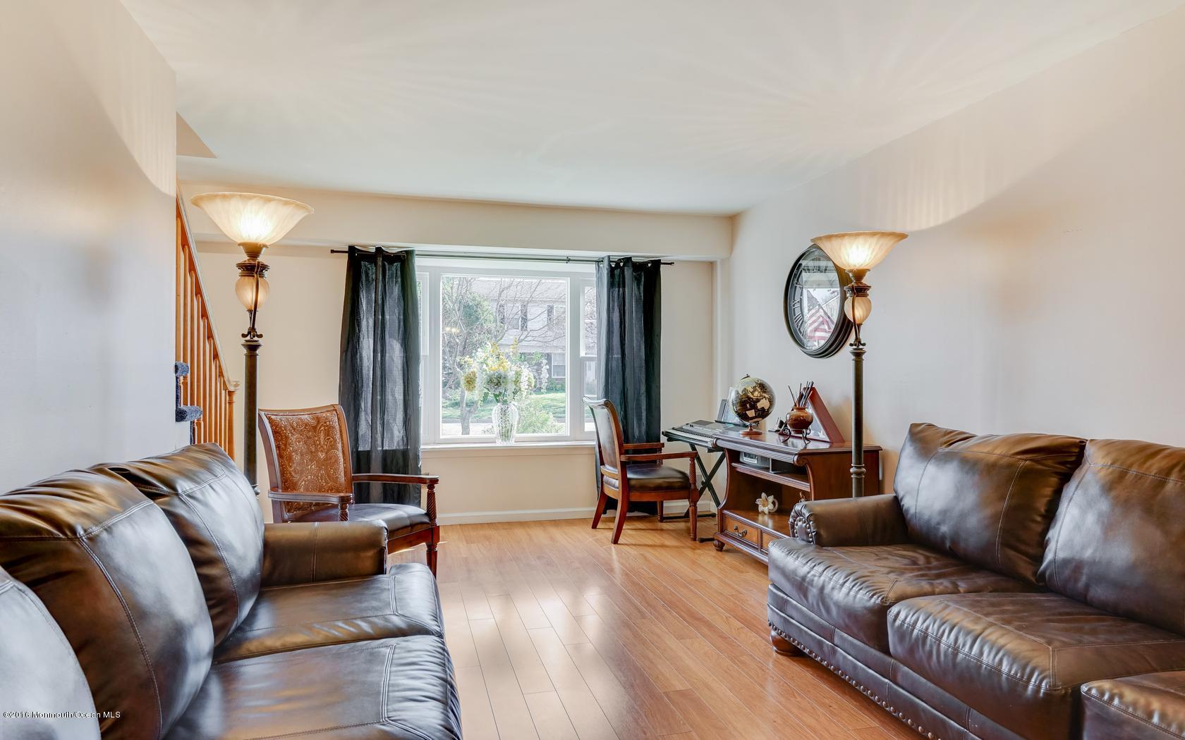 94 Appletree Road Howell, NJ 07731 - Photo 8 of 20 Spacious Living Room