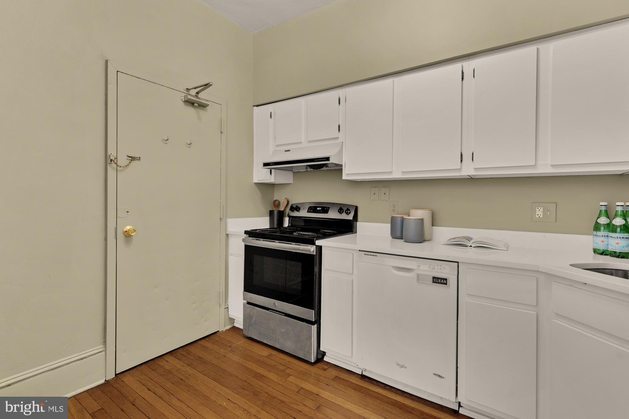 3426 16th Street Northwest, Unit 101 Washington, DC 20010 - Photo 11 of 38 Update kitchen with new quartz counter tops