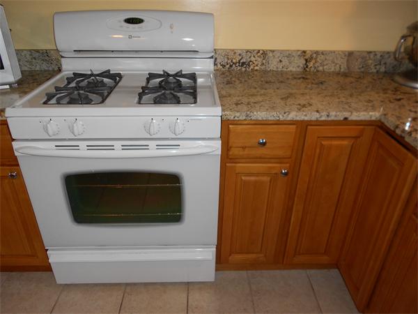 19 Skyview Road, Unit 1 Randolph, MA 02368 - Photo 3 of 20 Gallery Image 3