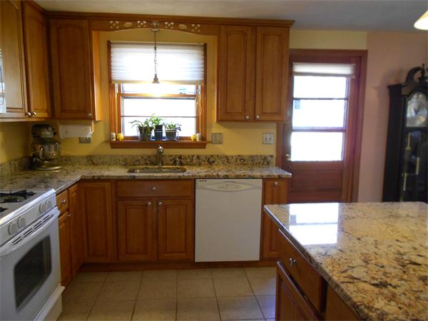 19 Skyview Road, Unit 1 Randolph, MA 02368 - Photo 4 of 20 Gallery Image 4