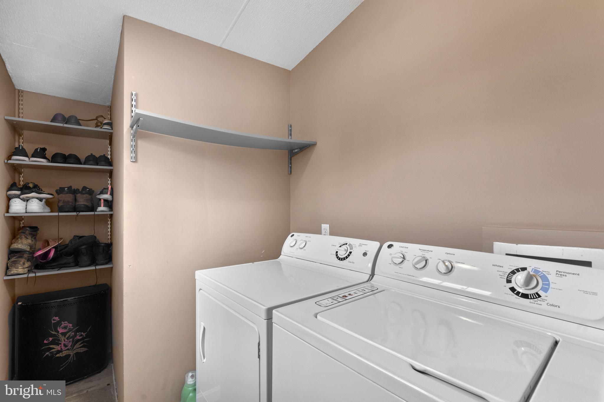 7835 East Hill Road Mount Airy, MD 21771 - Photo 22 of 25 Laundry