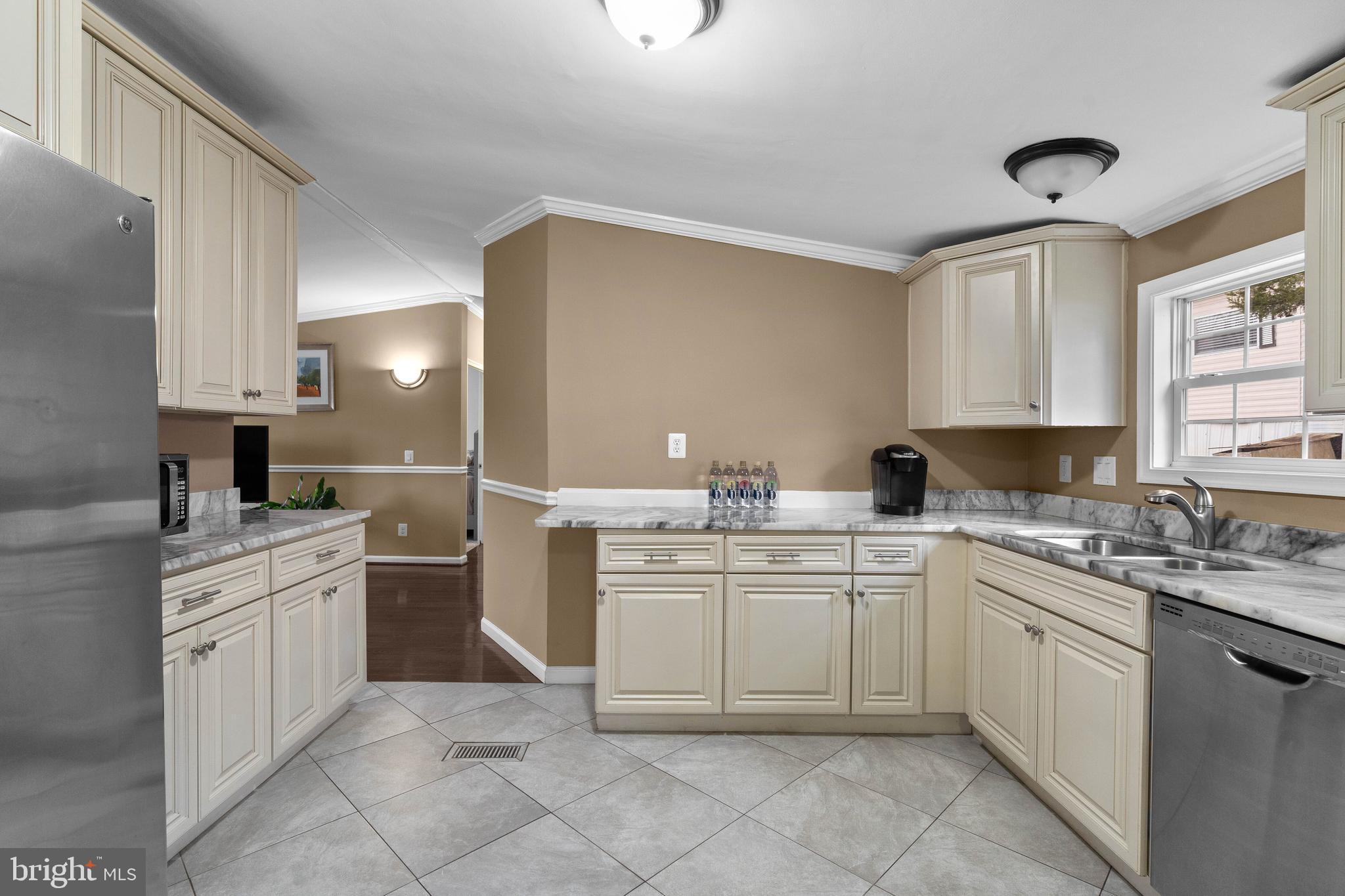 7835 East Hill Road Mount Airy, MD 21771 - Photo 10 of 25 Kitchen
