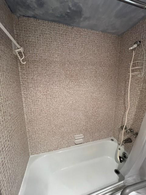 6731 Cypress Road, Unit 109 Plantation, FL 33317 - Photo 11 of 13 Master shower and tub