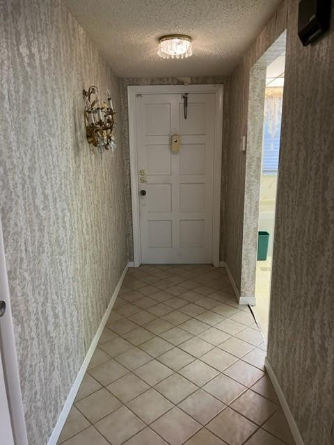 6731 Cypress Road, Unit 109 Plantation, FL 33317 - Photo 5 of 13 Foyer