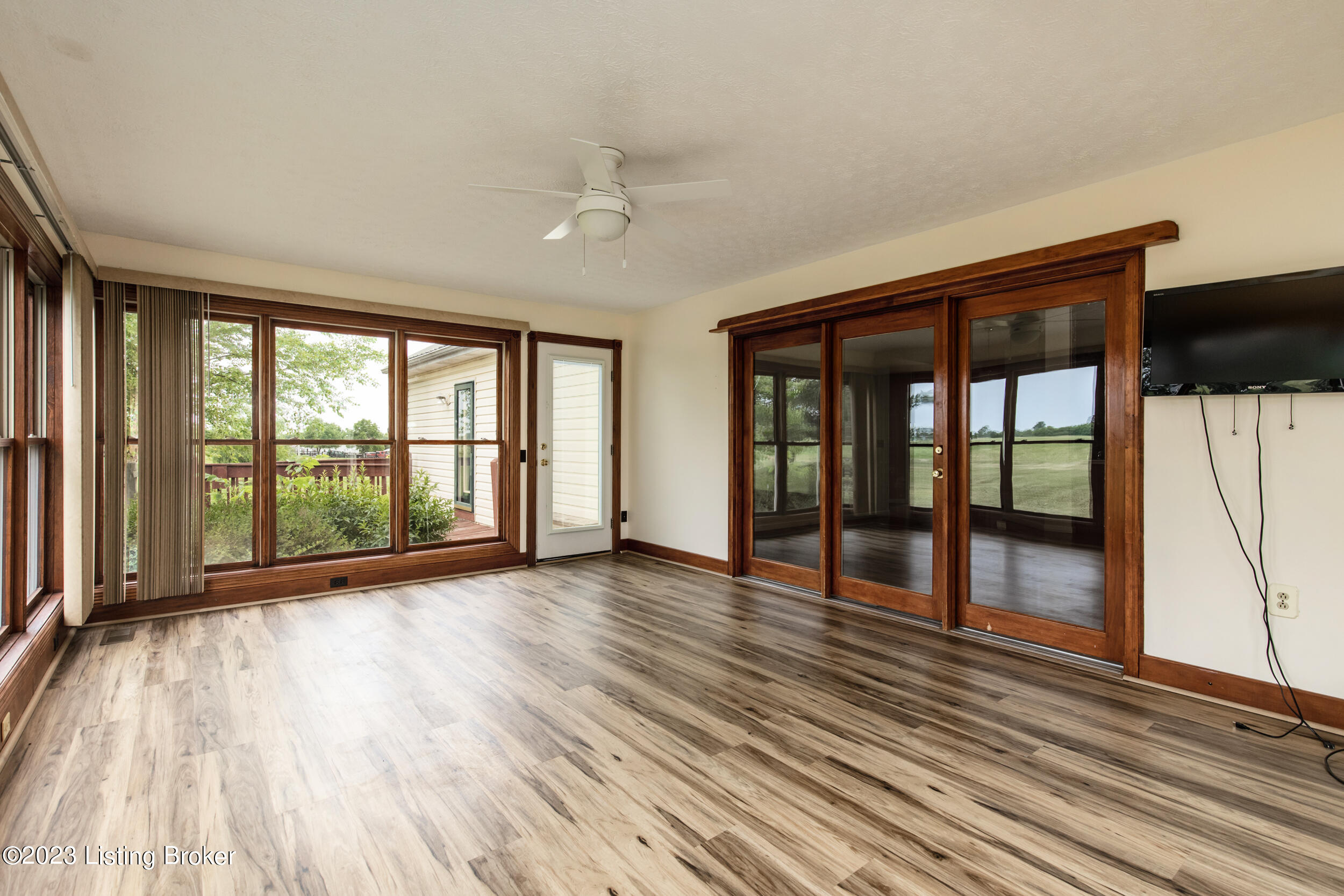 2024 Jackson Road Eminence, KY 40019 - Photo 30 of 41 30-screened porch