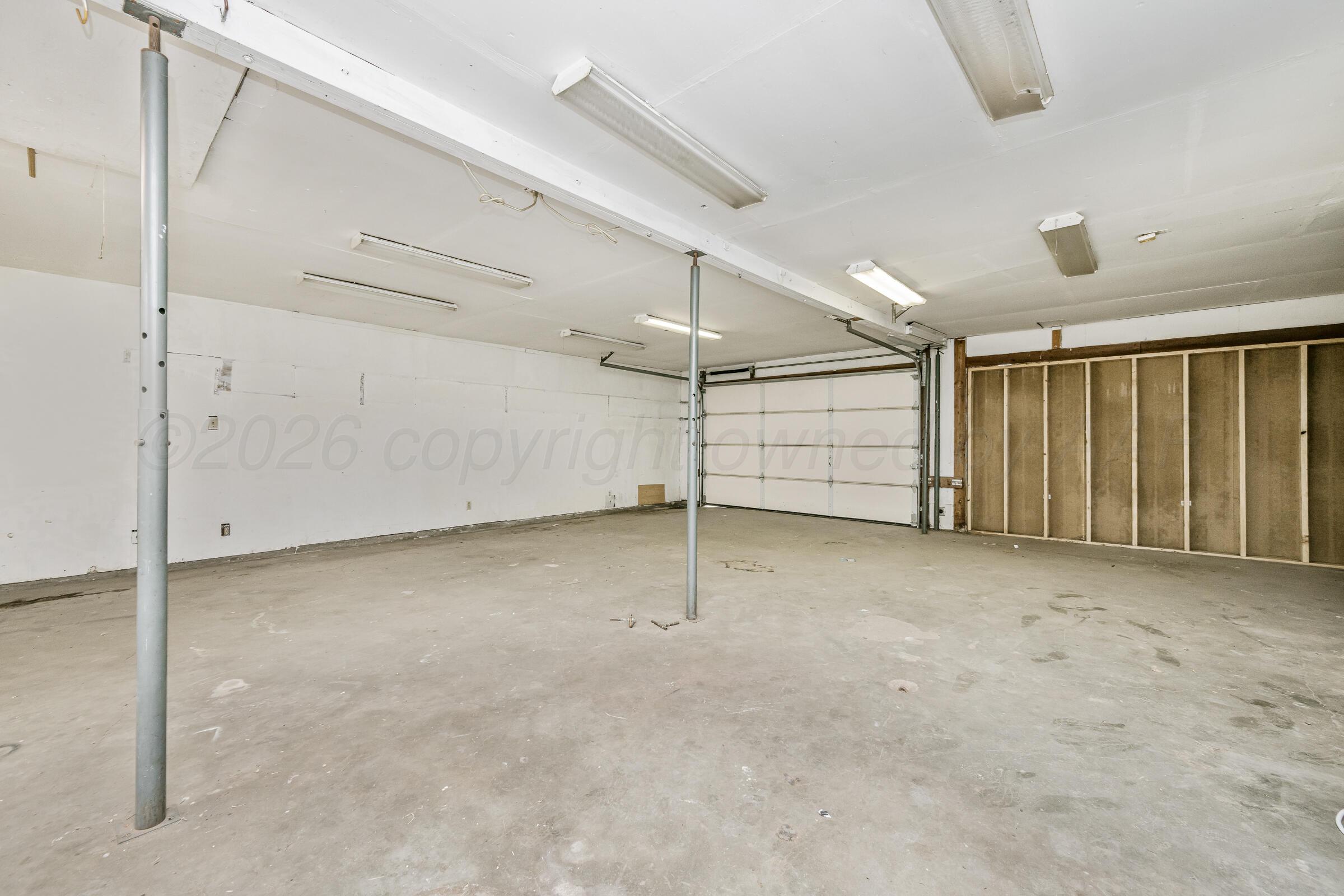 3609 South Travis Street Amarillo, TX 79110 - Photo 4 of 21 Shop