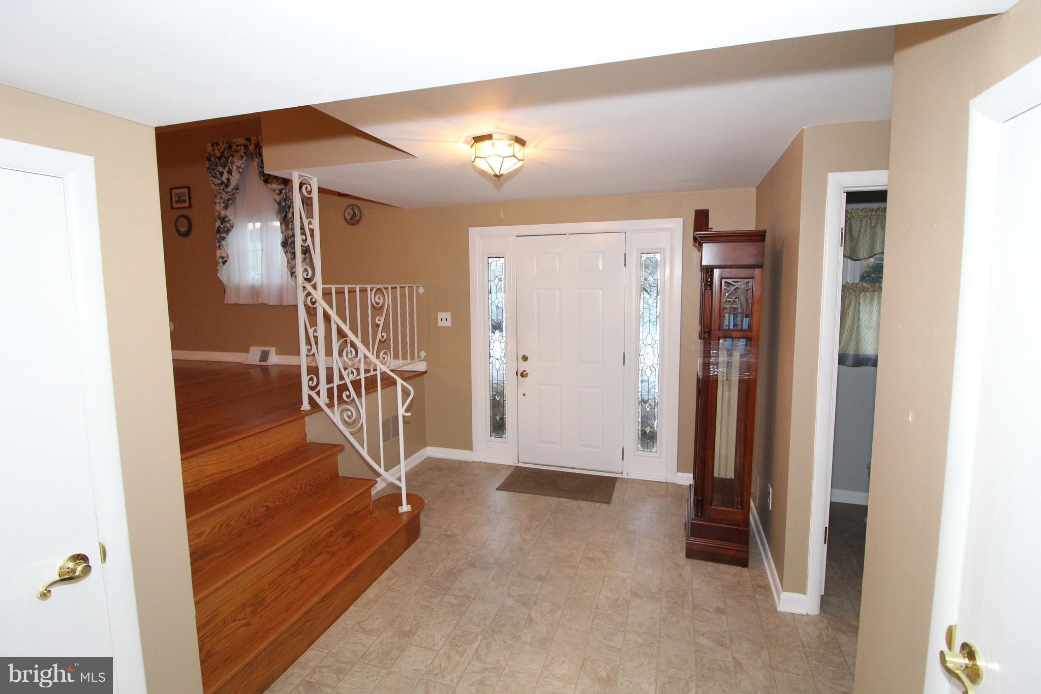 74 Weathervane Road Aston, PA 19014 - Photo 3 of 19 Gallery Image 3