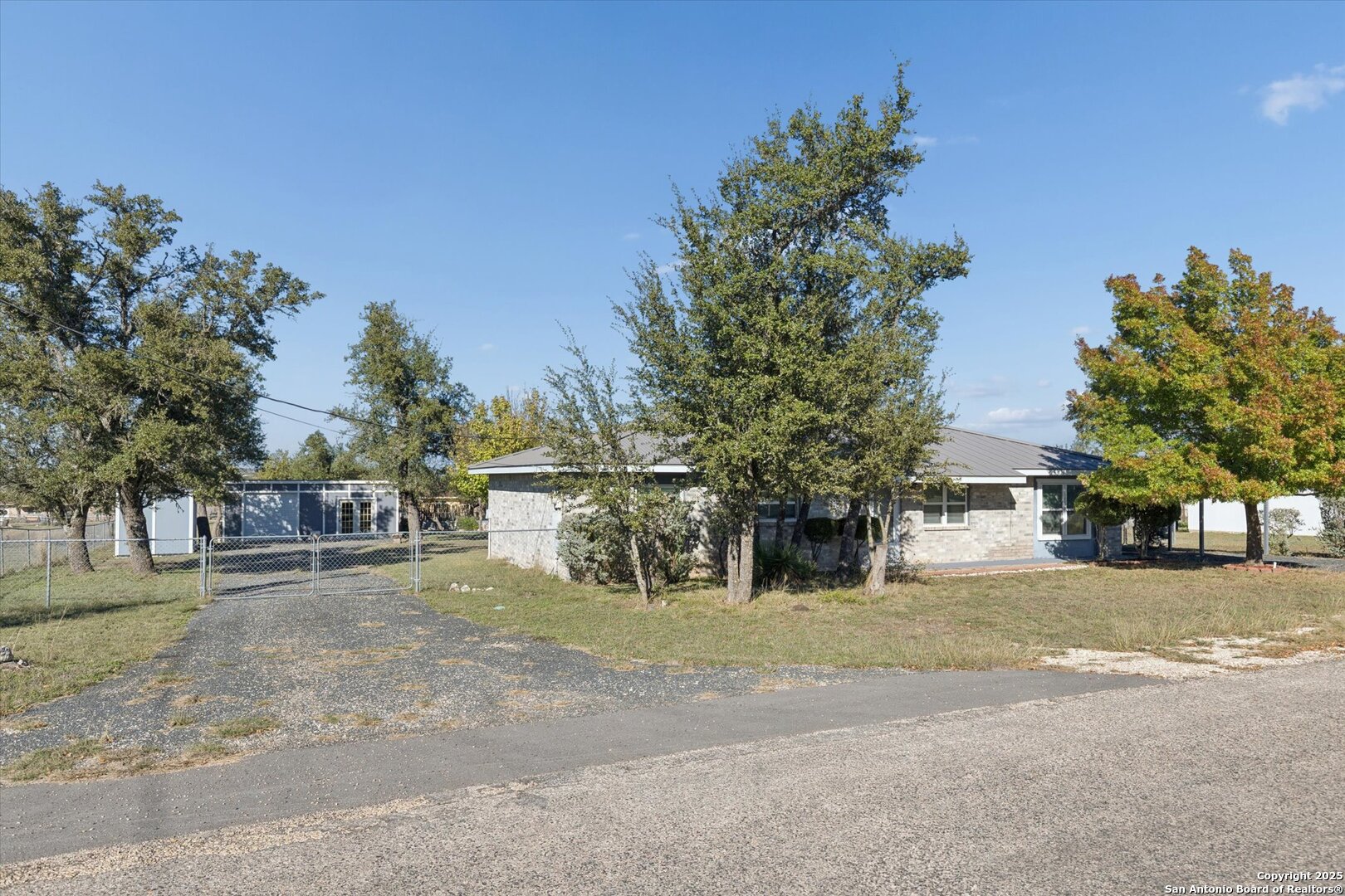 92 Turkey Drive Harper, TX 78631 - Photo 4 of 47