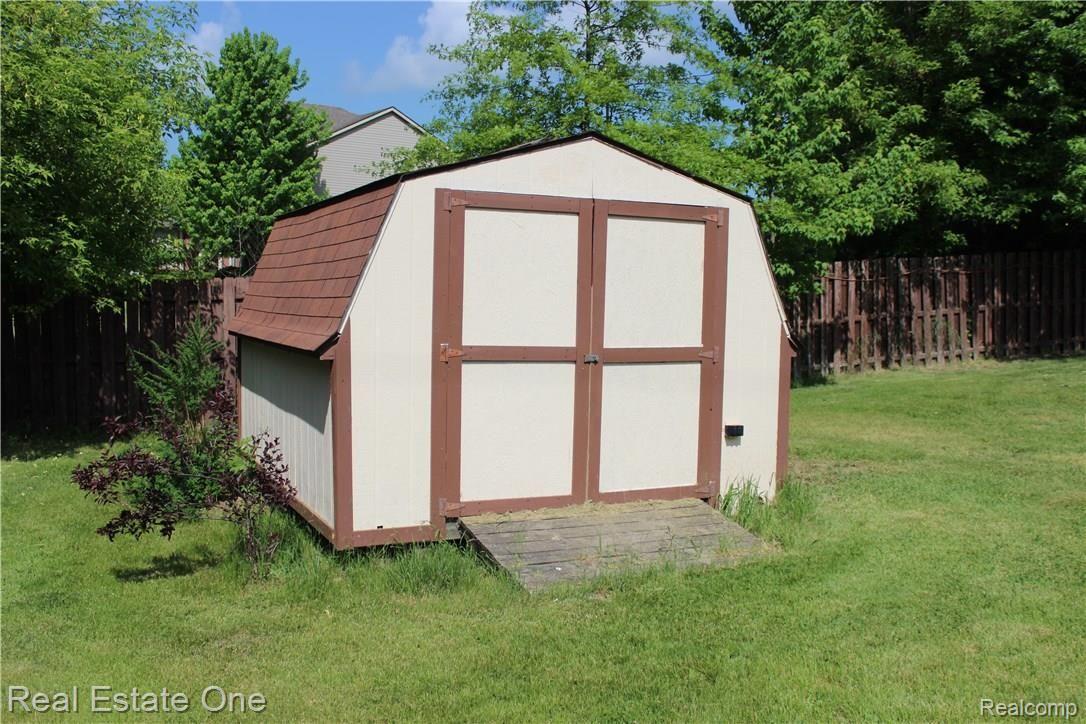 5501 Eagle Road Highland, MI 48356 - Photo 30 of 30 IMG_9989.JPG