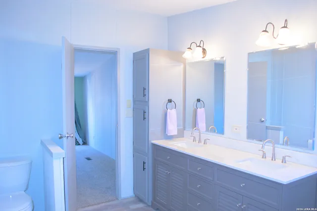 $260,000 | 290 Crestfield Drive, Pleasanton, TX 78064