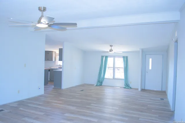 $260,000 | 290 Crestfield Drive, Pleasanton, TX 78064