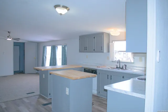 $260,000 | 290 Crestfield Drive, Pleasanton, TX 78064