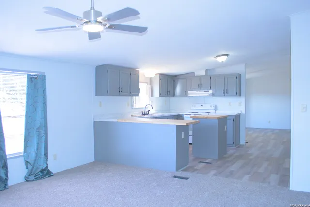 $260,000 | 290 Crestfield Drive, Pleasanton, TX 78064