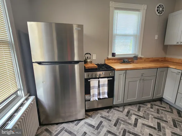 $1,575 | 39 North Wells Avenue, Glenolden, PA 19036