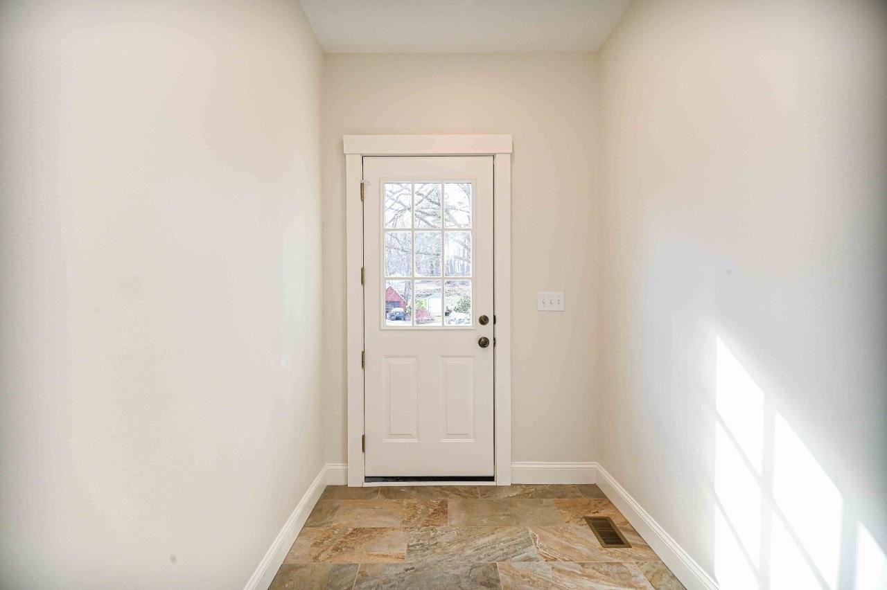 11 Rogers Road Kittery, ME 03904 - Photo 37 of 50