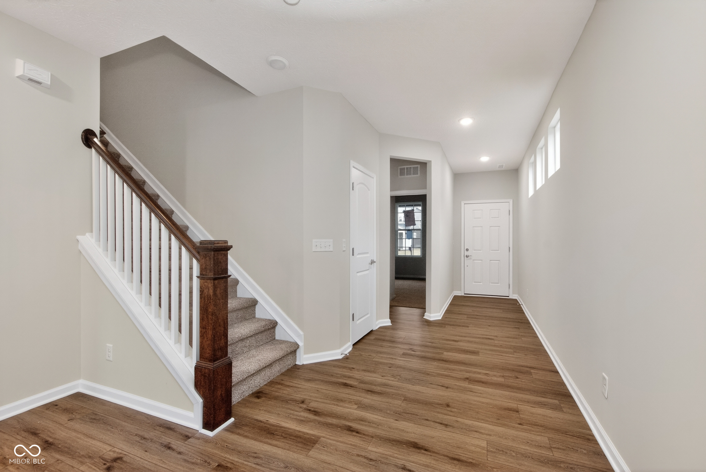 575 Corbin Way Avon, IN 46123 - Photo 2 of 41