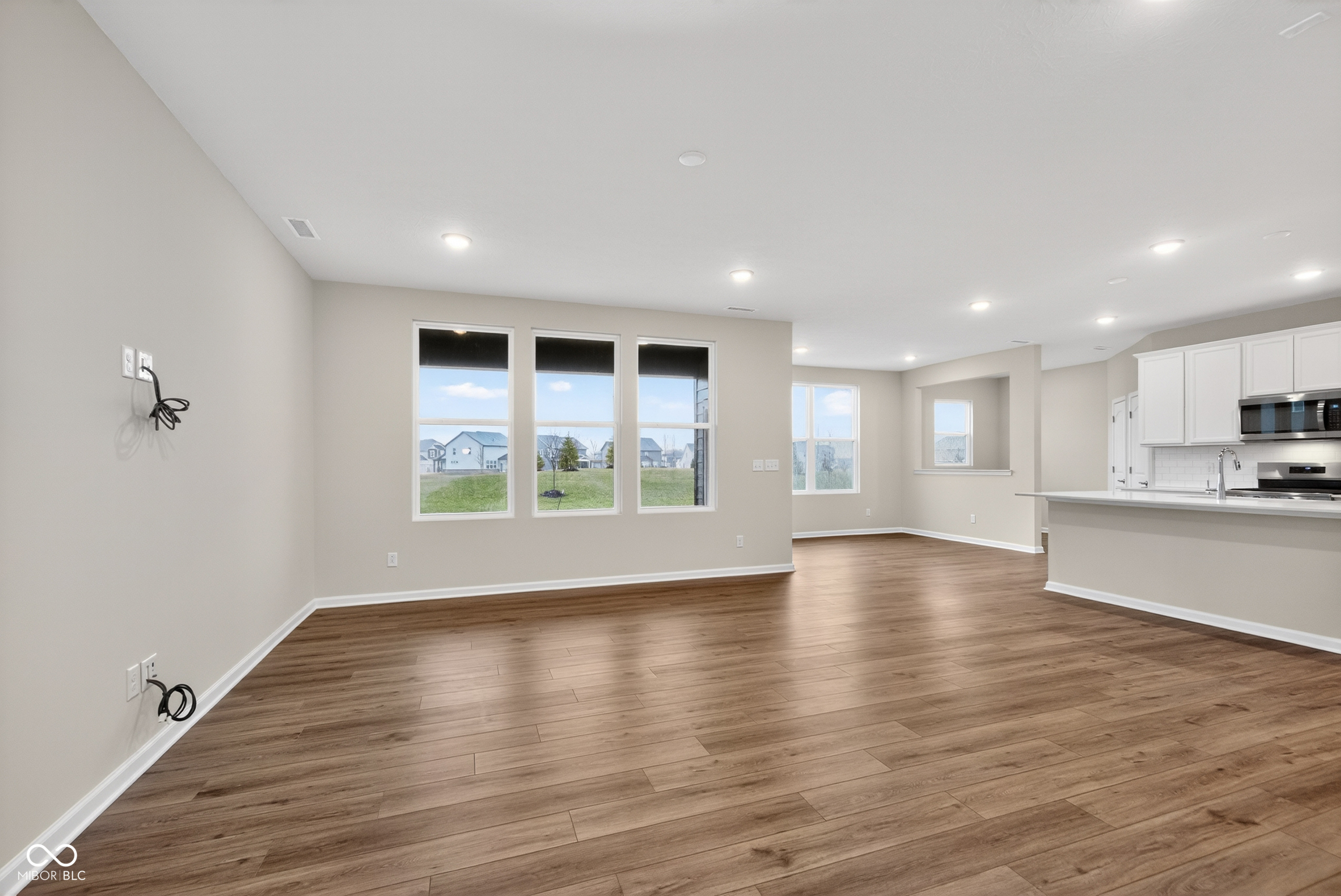 575 Corbin Way Avon, IN 46123 - Photo 3 of 41