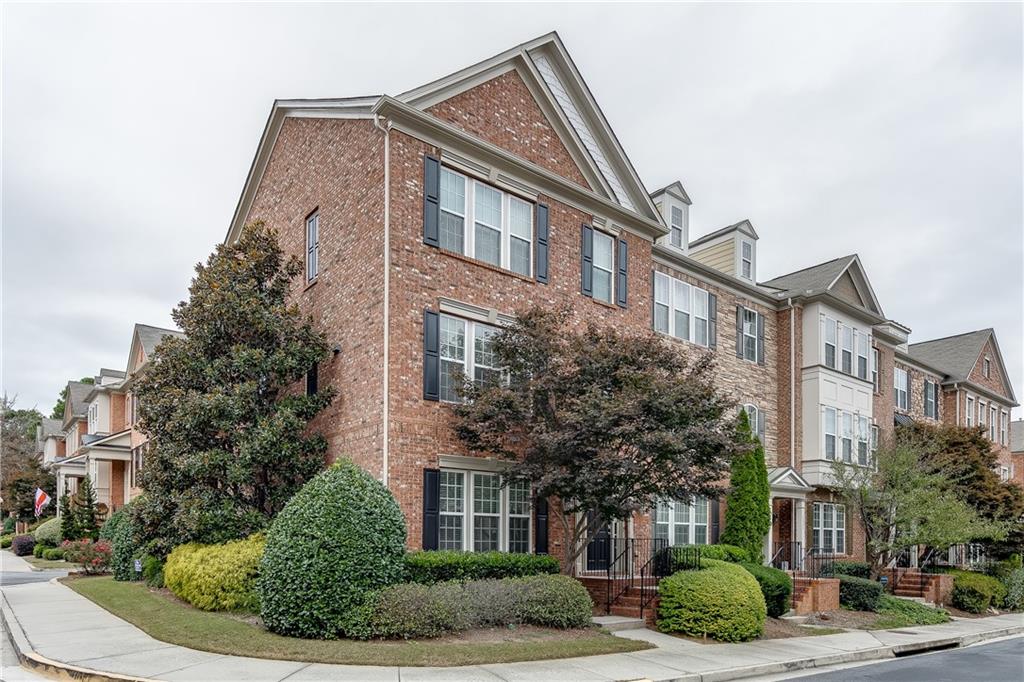 2801 Loftview Square Atlanta, GA 30339 - Photo 3 of 38