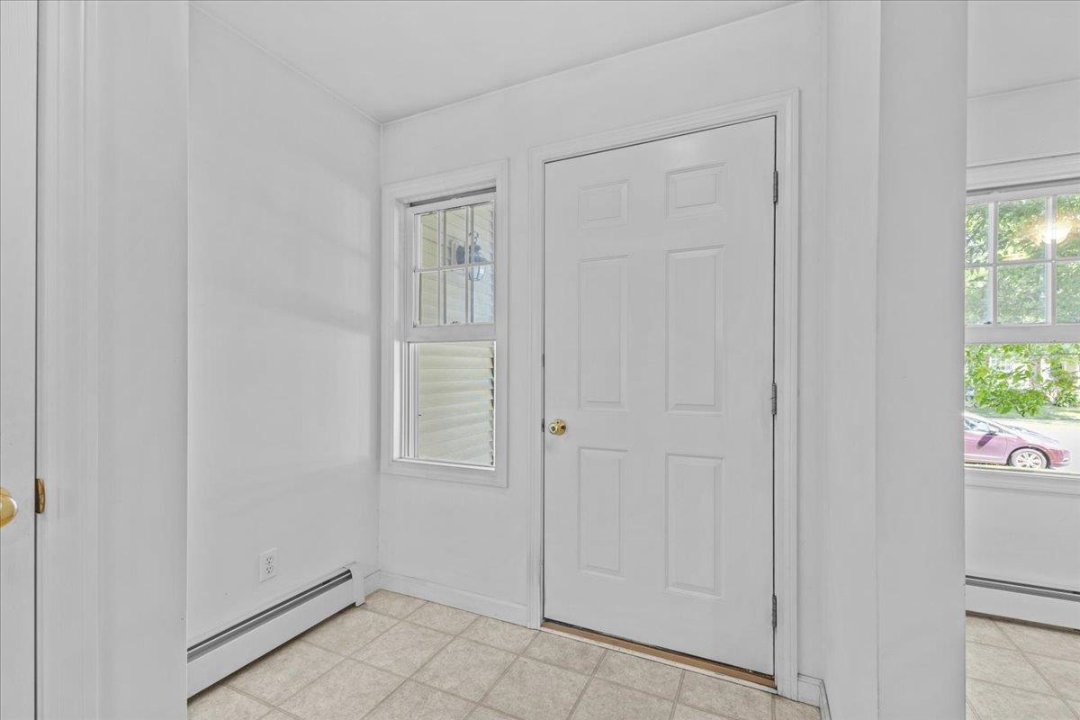 83 Chelsea Place Williston, VT 05495 - Photo 2 of 35