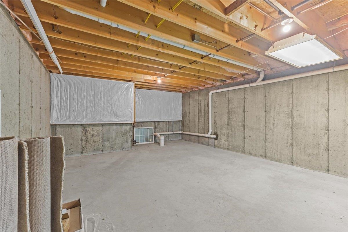 83 Chelsea Place Williston, VT 05495 - Photo 28 of 35