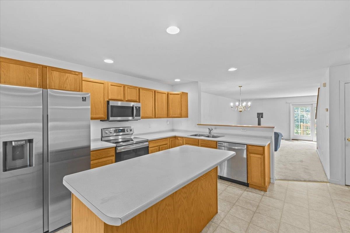 83 Chelsea Place Williston, VT 05495 - Photo 4 of 35