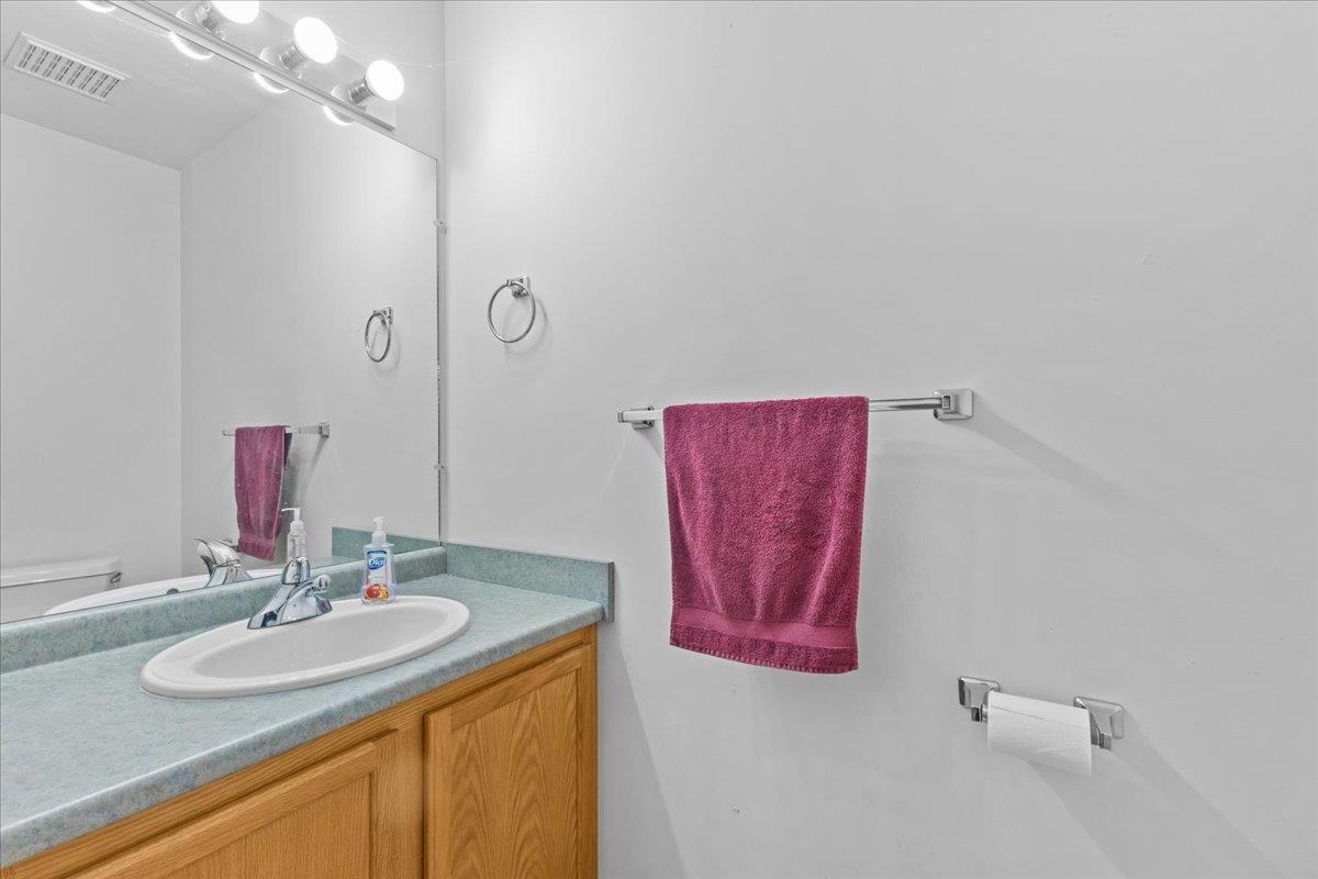 83 Chelsea Place Williston, VT 05495 - Photo 9 of 35