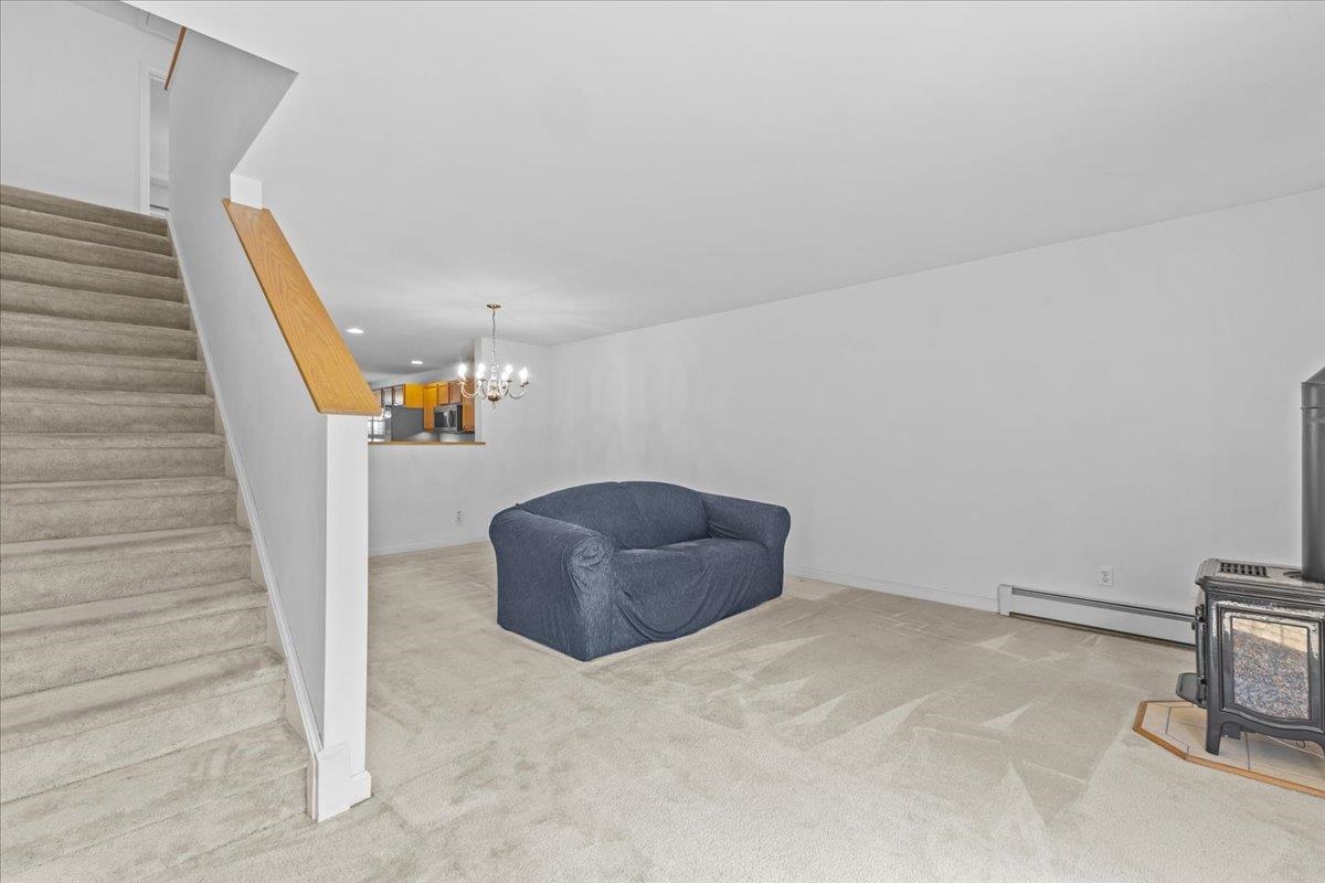 83 Chelsea Place Williston, VT 05495 - Photo 10 of 35