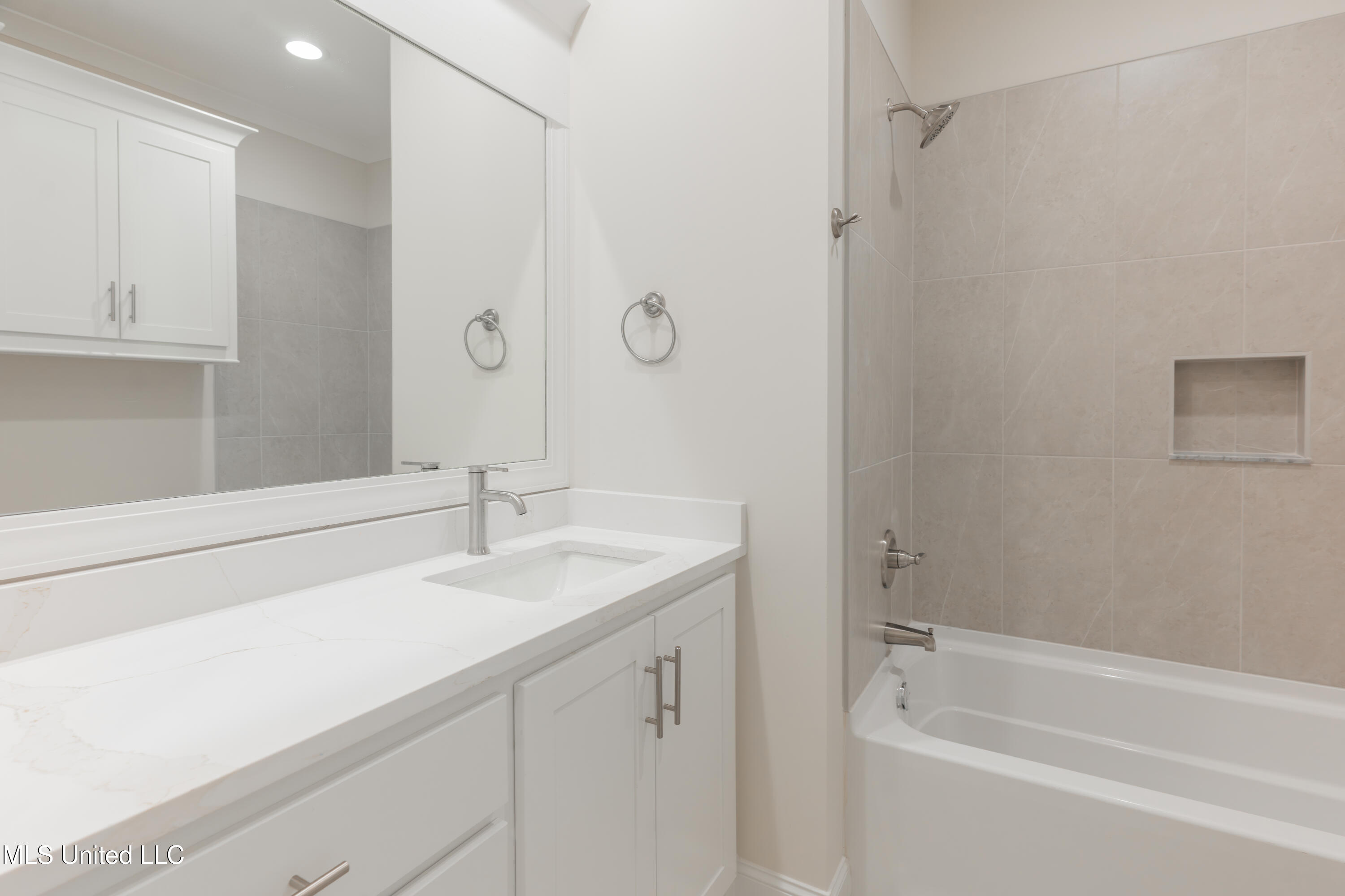 110 Trace Pointe Place Clinton, MS 39056 - Photo 32 of 46 49-HallBathroom